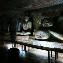 石窟寺院の中です