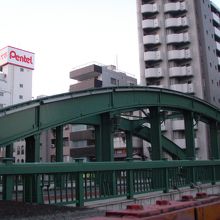 緑の貴婦人、柳橋