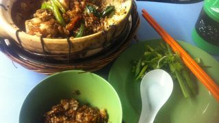 ローカル感たっぷりのフードコート