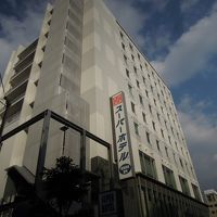 真っ白なホテル