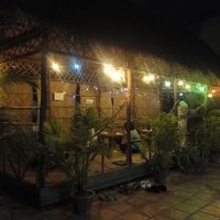 屋外のバンブーデッキです。ここで食事をします。