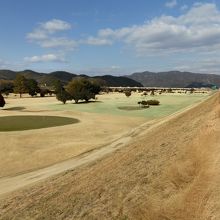 福岡城址跡と戦跡はゴルフ場の端のほうにあるようだ