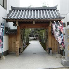 寺院 入り口