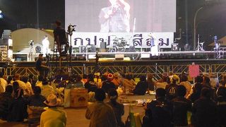 バンコク封鎖解除後も、デモ隊はここに残っています