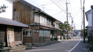建ち並ぶ趣き深い木造家屋