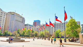 整然とした広場