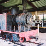 １００年以上も前に造られた小さな蒸気機関車