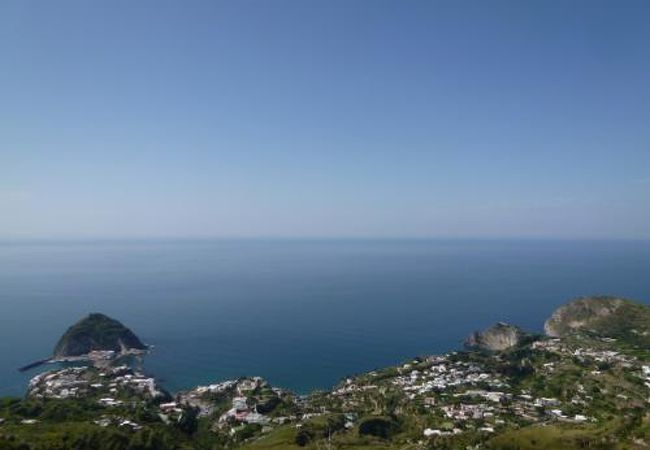 イスキア島セラーラ(Serrara)の展望台は絶景です♪