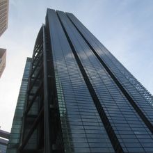 右手には「日本テレビタワー」