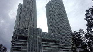 名古屋駅前にそびえるツインタワー