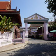 宮殿の南の路地あるお寺