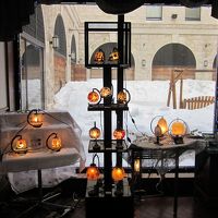 素敵なオブジェ〜中庭を望む