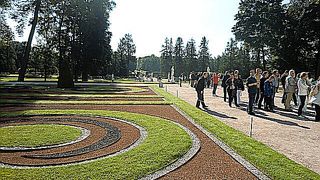 隅々まで整備された庭園