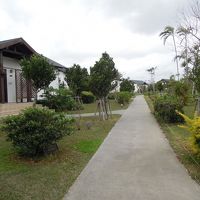 広い敷地にコテージが点在しています。