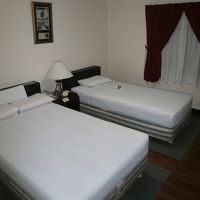 ツインベットルームです。毎日掃除して下さいます。