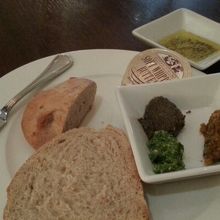 いろんな味のソースがうれしい