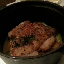 この週のメイン料理はストウブに入った鶏のグリル＠1,600円