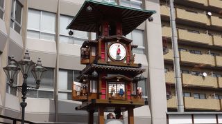 すぐそばに足湯もあります。