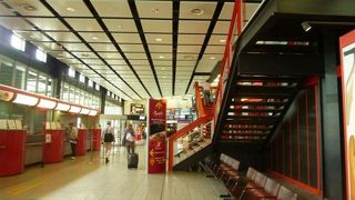 カモーリからジェノバ国際空港へ３０分でした