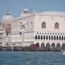 ドゥカーレ宮殿