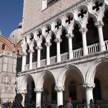 ドゥカーレ宮殿