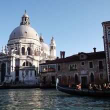 サンタ マリア デッラ サルーテ教会