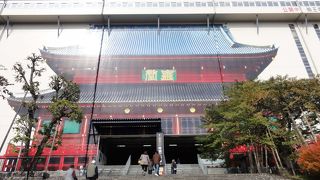 改修中ですが拝観できます。