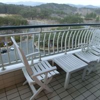 ベランダの椅子とテーブルです