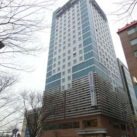 21階まである高層ビルです。