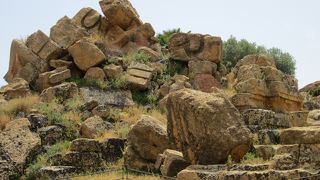 瓦礫の山？？？