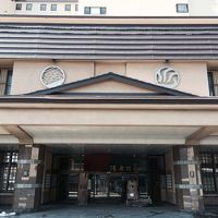 重厚感のある入口