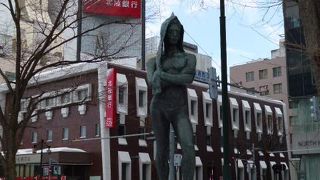 解釈が難しいモニュメント