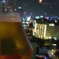 バー。１杯無料券くれました。