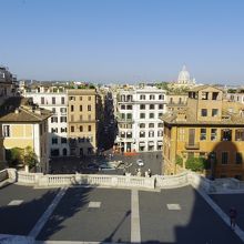 一番上の眺めも素敵、ここにミサンガ売りいました