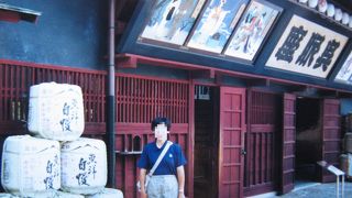 呉服屋の様な名前ですが芝居小屋です