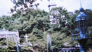 池のアクセントになっています