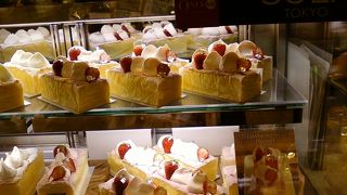 とにかく大満足のロール＆パウンドケーキ！