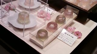 京菓子がしのぎを削りあって、レベル高いです。