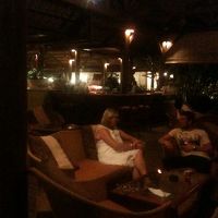 夜はバーでジャズ生演奏