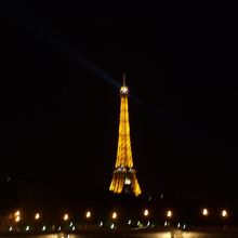 エッフェル塔の姿も