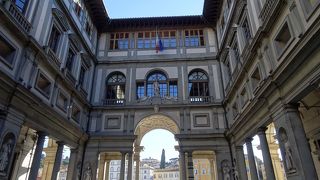 絵が好きな人にはたまらない至福のひと時を過ごせます