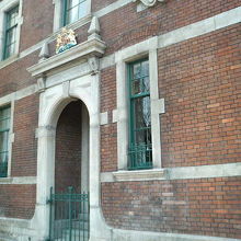 門構えも見事な感じです。