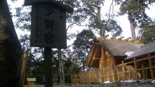 長い階段を登った先に。