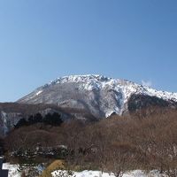 活火山の恵山、右側に煙が少し見えます