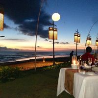 目の前のビーチを見つつのレストランブリーズ