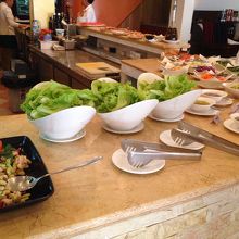 野菜が豊富！ラオスで安心して野菜が食べられる高級店。
