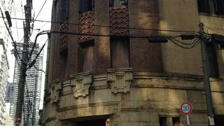 現役のビルです!!