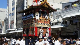 本物の稚児が乗っているのは、この鉾だけ