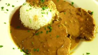 旧市街内のカジュアルレストラン「セバスチャン」でpasticadaが食べられる♪