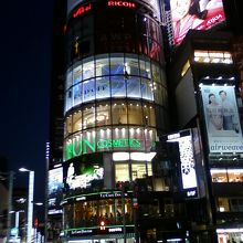 まさに銀座の中心です。